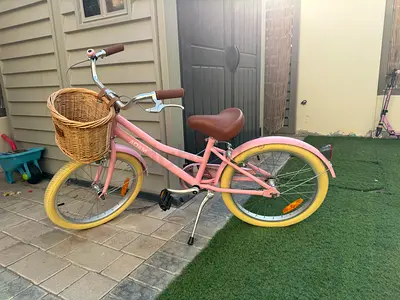 Adam Pink vintage-style 20 inch kids cruiser bike with basket — excellent condition like new