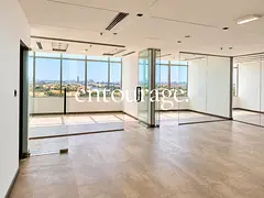 Vacant soon| Low floor| Fitted unit
