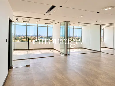Vacant soon| Low floor| Fitted unit