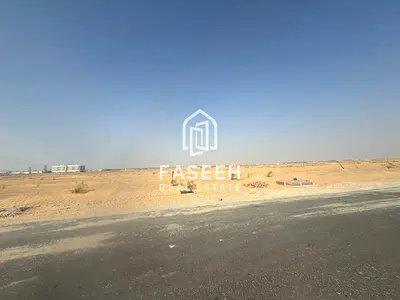 ارض سكنية في السحمة مقابل الحديقة في مشروع السحمة على طريق خورفكان