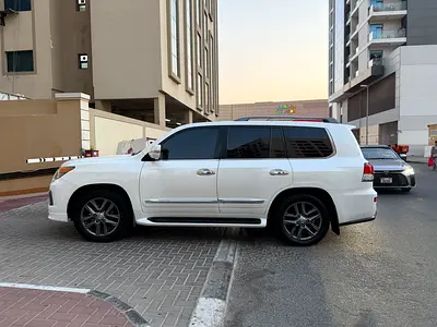 2015 Lexus LX-SERIES — фото 4