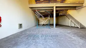 Warehouse for rent in Industrial Area 18, Sharjah, 4,992 sq. ft., ground floor with mezzanine, suita