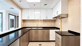 WELL-MAINTAINED | HIGH FLOOR | SPACIOUS LAYOUT