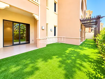 Luxurious | Beachside Living | Refined and Modern