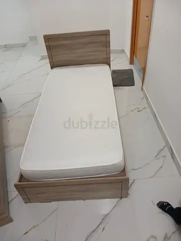 Home Box Oasis Single / Twin Bed frame with mattress