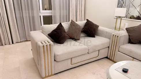 Elegant Modern 3-Seater Sofa – Cream/Beige