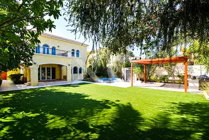 Prime Location | Mature Garden | D6
