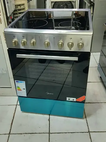 Midea 60x60cm Freestanding Ceramic Cooker (such as model VC6814), featuring a 4-zone radiant glass