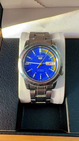 Seiko automatic stainless steel men's watch - visible movement