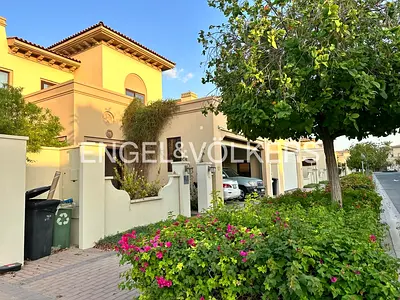 Upgraded | Extended Layout | Private Garden