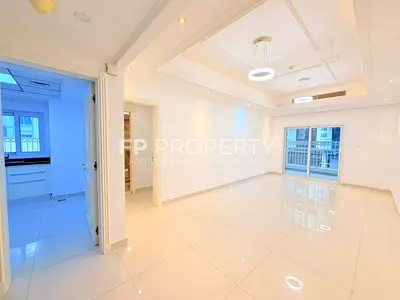 LUXURY | UNFURNISHED | CLOSED KITCHEN