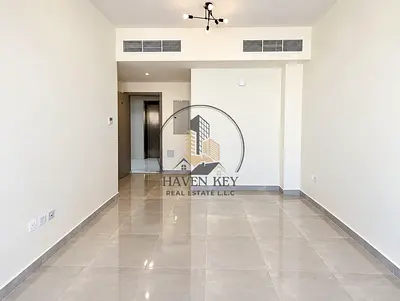 1 month free // free wifi // brand new apartment//