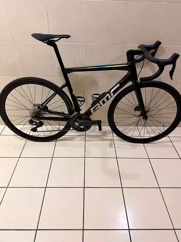 BMC Road Bike - Carbon Frame, Shimano Groupset, Size Medium