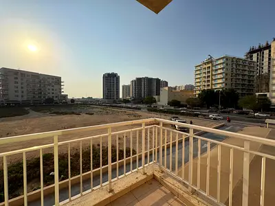 1 BR Apartment in Liwan with Dedicated Parking