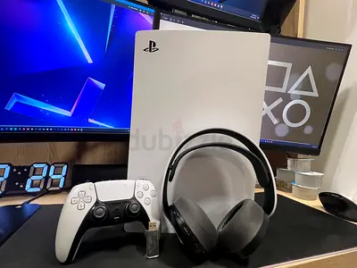 PlayStation 5 Console with DualSense Controller and Headset - Good Condition - and one cd game