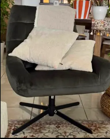 Swivel chair dark green home center