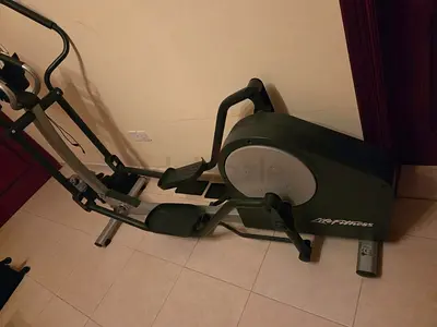 Life Fitness Elliptical Cross Trainer - Good Condition