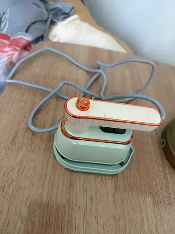 Small Iron with Steam (New)