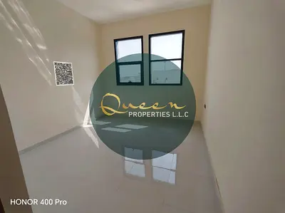 مساحة كبيرة / موقع مميز وحيوي / قريب من الخدمات والمرافق