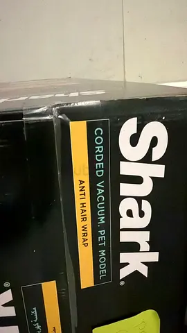 Shark Corded Upright Vacuum Cleaner (Anti Hair Wrap) - Brand New Boxed unwanted gift model NZ801MET