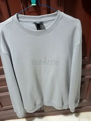 Light grey crewneck sweatshirt, size M - good condition