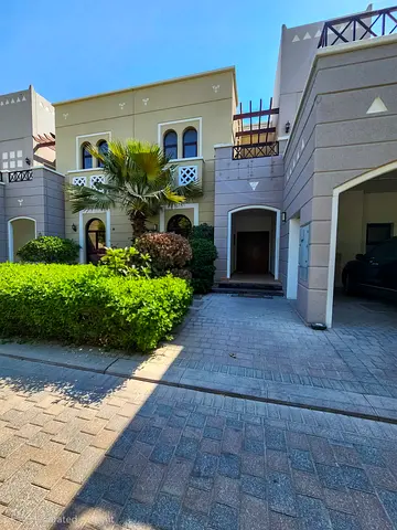 Best Price-Vacant -Middle-Single Row-Direct with the owner
