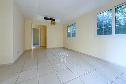 Vacant on Transfer | Extended | Large Plot | 4E