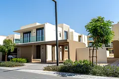 Hill Top | Landscaped | Close to Central Park