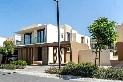 Hill Top | Landscaped | Close to Central Park