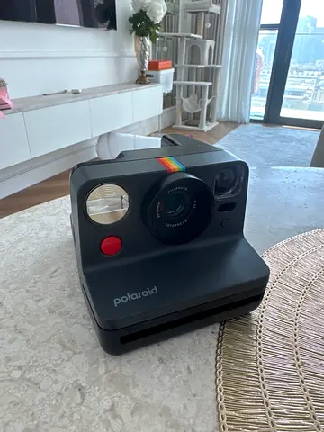 Polaroid