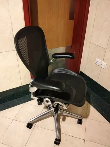 Size C Herman Miller Aeron chair for selling.fully loaded