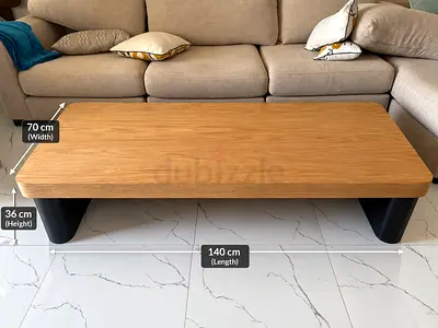 Modern Wooden Coffee Table – Excellent Condition
