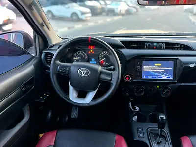 2021 Toyota HILUX — миниатюра 12