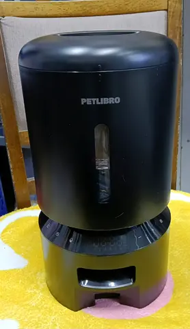 Petlibro Automatic Dry Food Feeder — 6L, Programmable