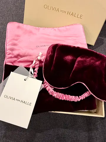 Olivia Von Halle Audrey silk-velvet eye mask (burgundy)