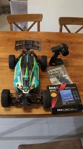 Arrma typhon 2-3s & IMAX B6AC charger
