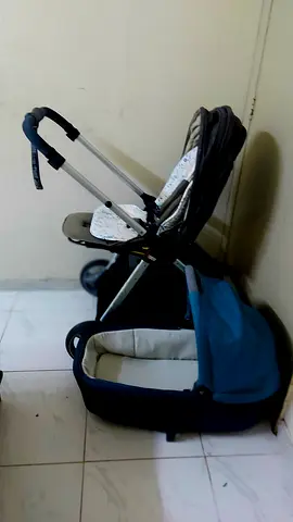 Mamas Papas Brand Reversible Stroller with Carry Cot or Bassinet -- LAST PRICE