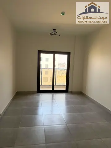 غرفتين وصالة في تلال سيتي | أول ساكن | شهر مجاني + واي فاي مجاني  🇦🇪 شقق غرفتين وصالة للإيجار السنوي – تلال سيتي، الشارقة