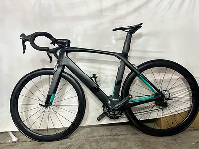 Road bike full carbon trek