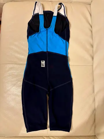 Aquafeel One-piece kids swim suit, perfect condition. Size 9-11 year old