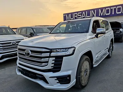 Landcruiser VXR 3.3L 2025 GCC White Petrol (Export Only)