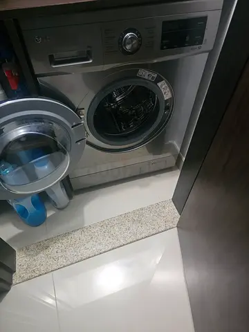 Front-load washing machine in good working condition