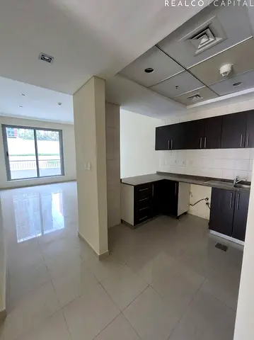 VACANT | PRIME LOCATION | MARINA LIVING