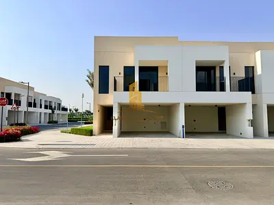 Close to Amenities | With Skylight | Single Row