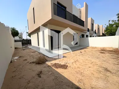 🏡 Townhouse for Sale – Corner Unit