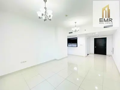 2BHK OPPOSITE OF BAY SQUARE READY TO MOVE
