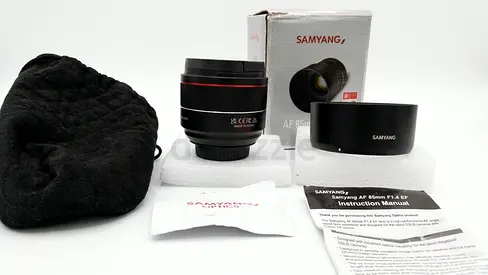 Canon EF mount Samyang 85mm 1.4 with full box