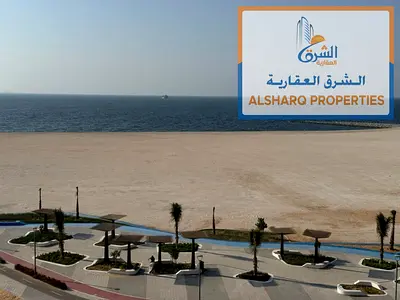 3 غرف وصالة بإطلالة بحرية مباشرة | أول صف على البحر | حمامان | سهولة الوصول إلى الشارقة ودبي