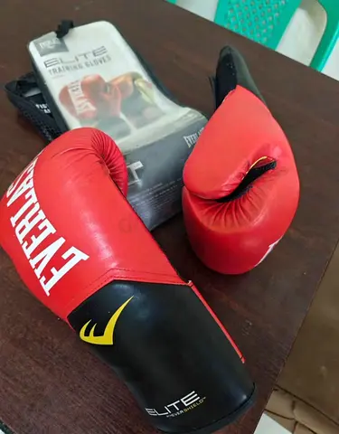 Boxing gloves