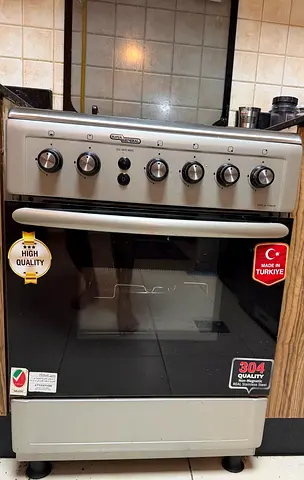 Super General 4-Burner Gas Cooker with Oven | Excellent Condition
